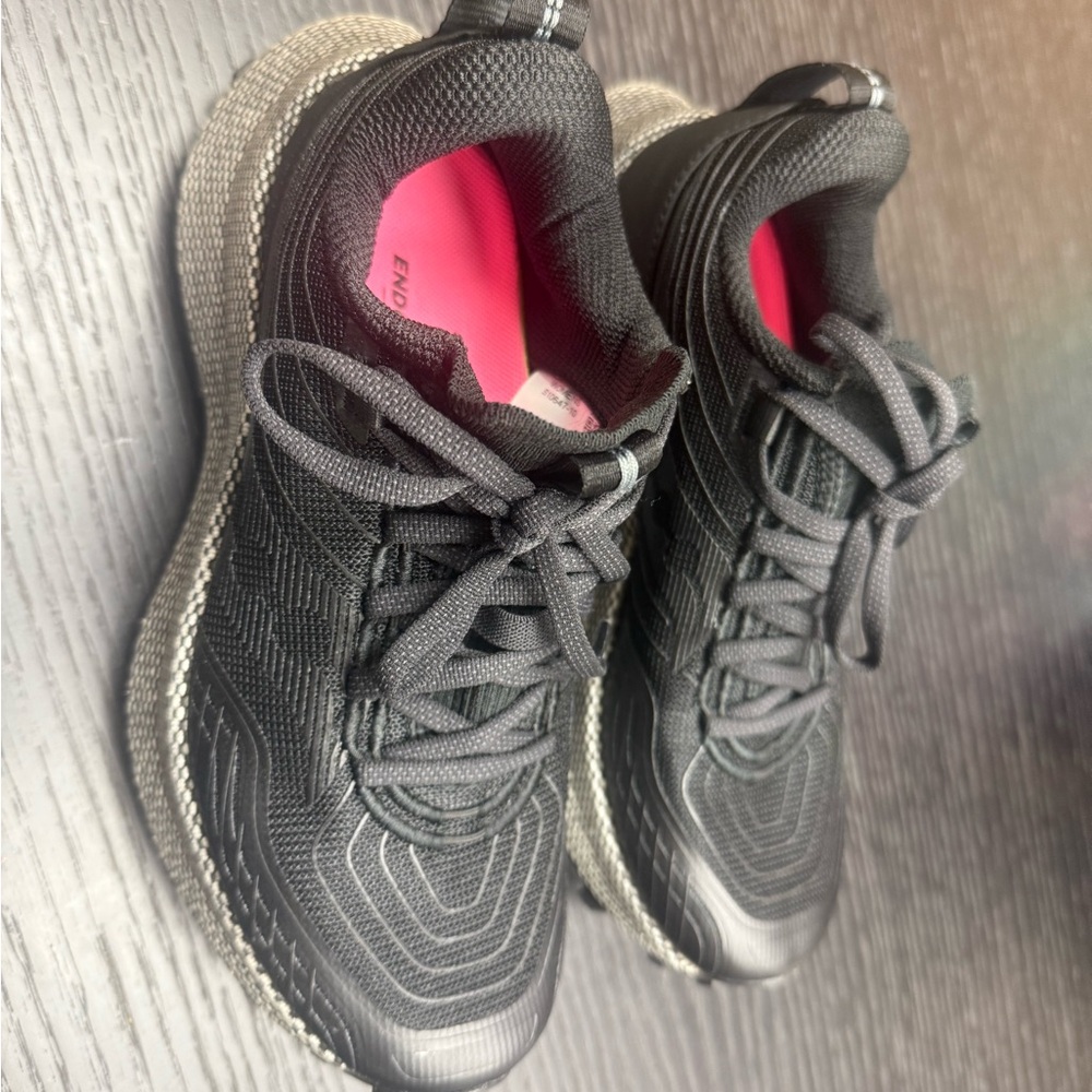 Saucony Womens Endorphin Trail🖤
